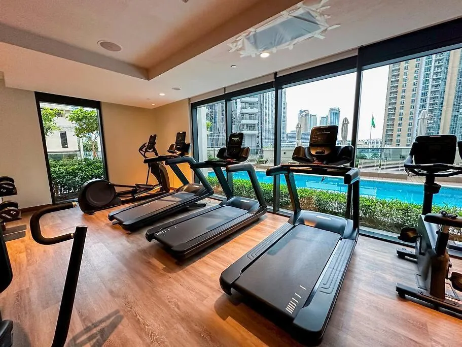 Burj & Fountain Views - Large Apt For 12 Guests! Dubai Apartment