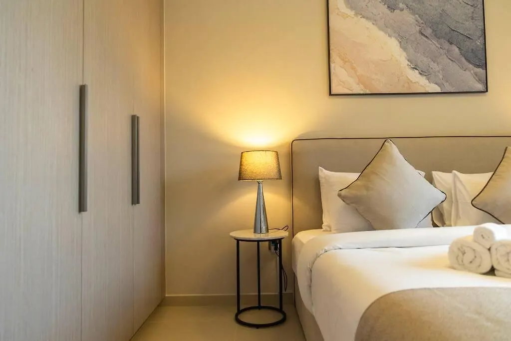 Apartment Burj & Fountain Views - Large Apt For 12 Guests! Dubai