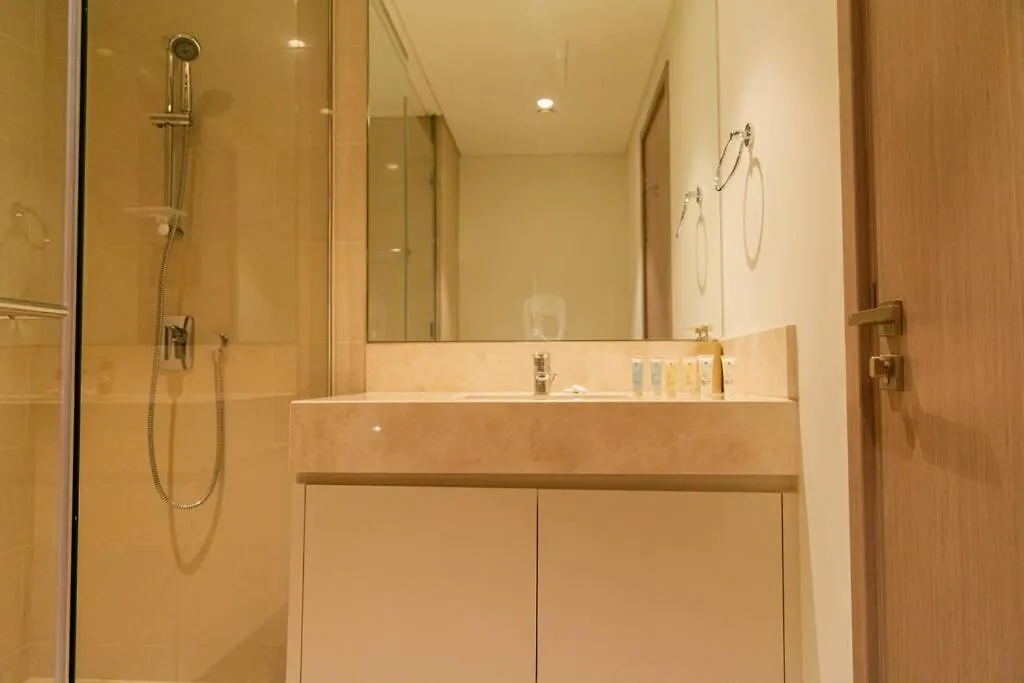 Burj & Fountain Views - Large Apt For 12 Guests! Dubai Apartment