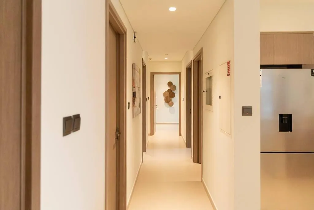 Burj & Fountain Views - Large Apt For 12 Guests! Dubai Apartment