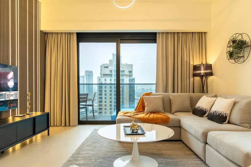 Burj & Fountain Views - Large Apt For 12 Guests! Dubai