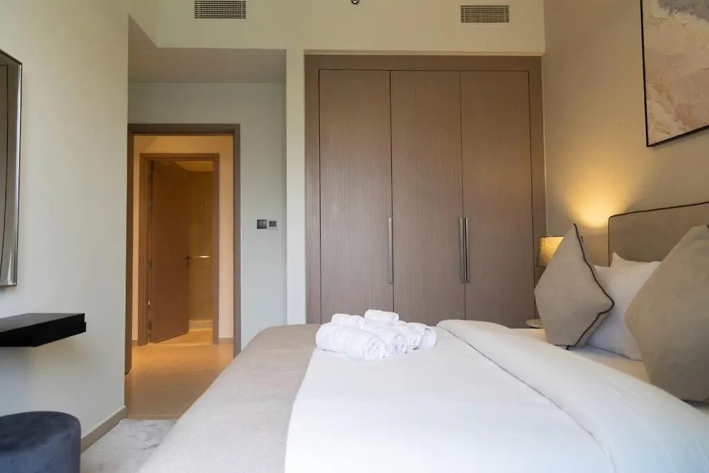 Burj & Fountain Views - Large Apt For 12 Guests! Dubai United Arab Emirates