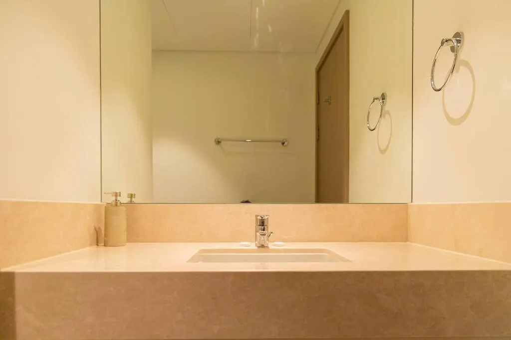 Burj & Fountain Views - Large Apt For 12 Guests! Dubai United Arab Emirates