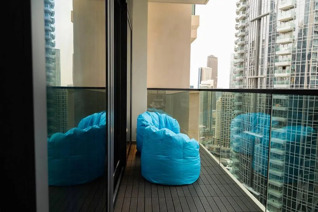 Burj & Fountain Views - Large Apt For 12 Guests! Dubai