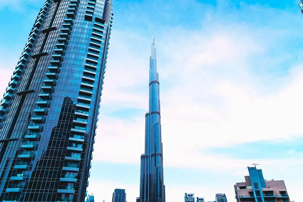 Burj & Fountain Views - Large Apt For 12 Guests! Dubai