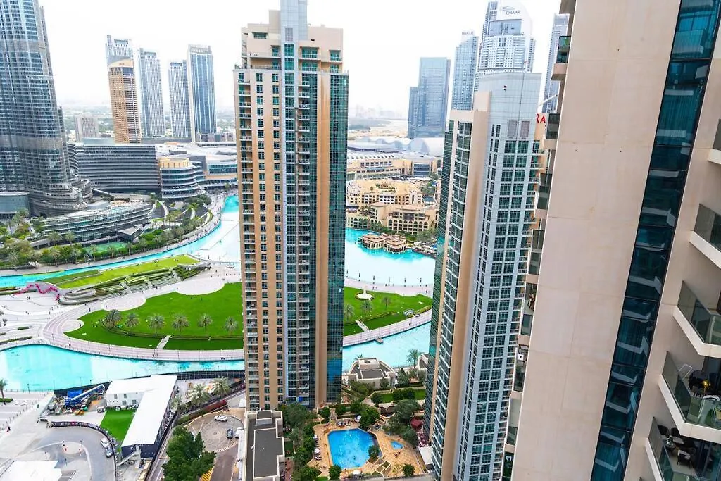 Burj & Fountain Views - Large Apt For 12 Guests! Dubai United Arab Emirates