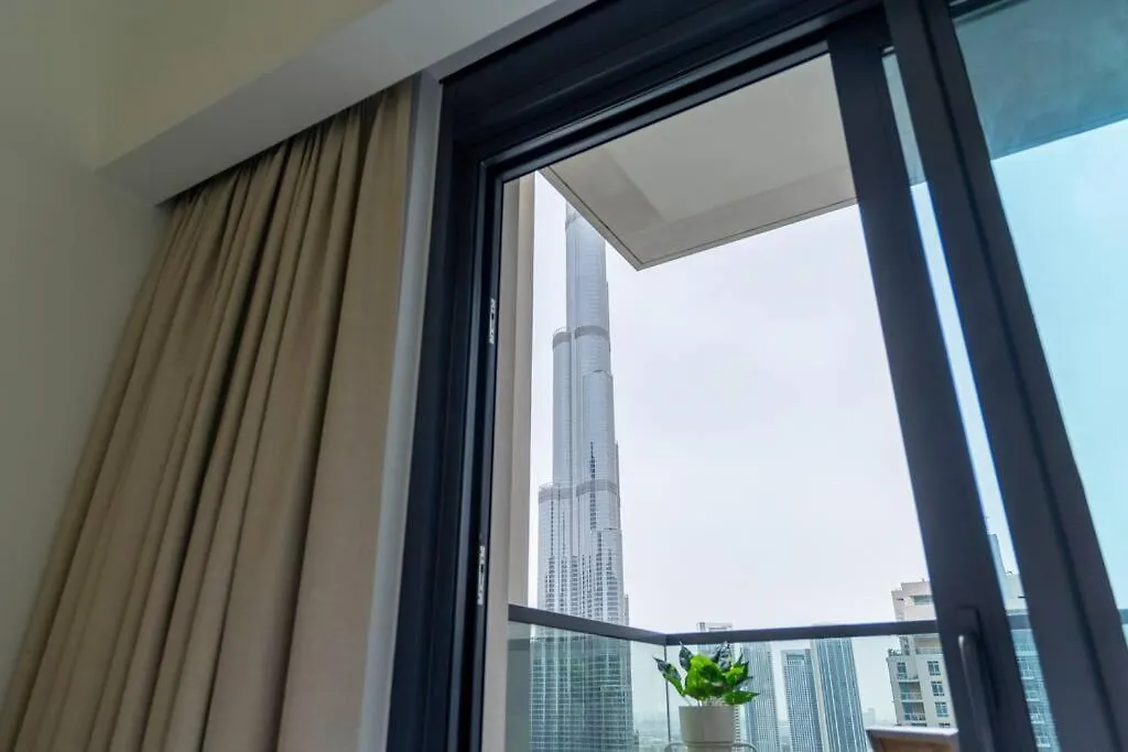 Burj & Fountain Views - Large Apt For 12 Guests! Dubai Apartment