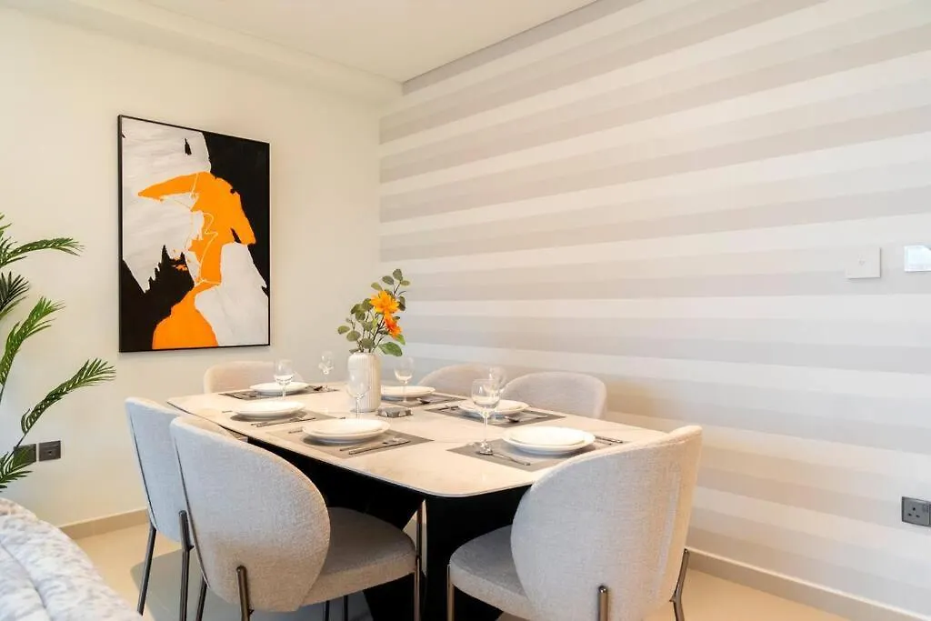 Burj & Fountain Views - Large Apt For 12 Guests! Dubai Apartment