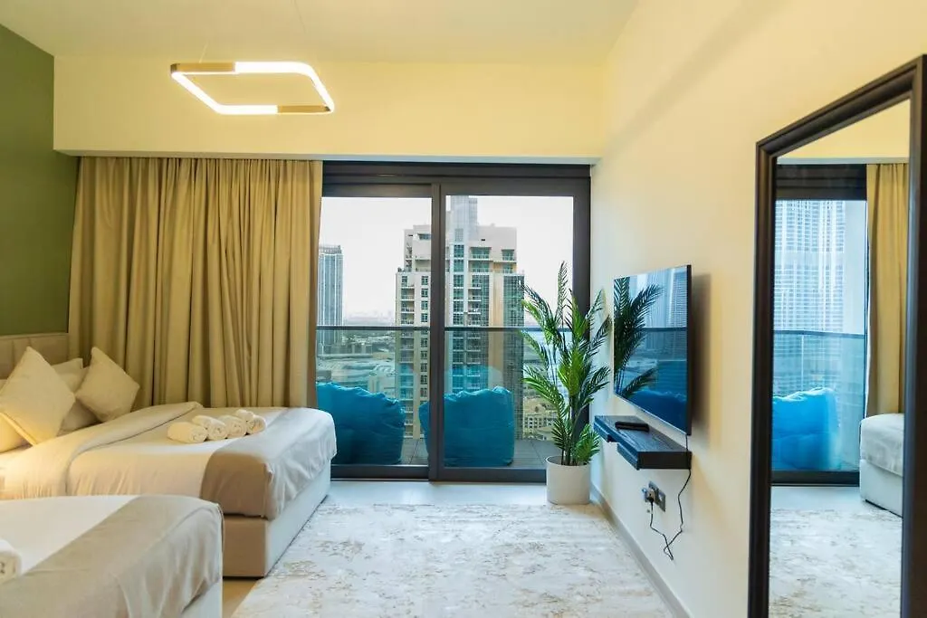 Burj & Fountain Views - Large Apt For 12 Guests! Dubai United Arab Emirates
