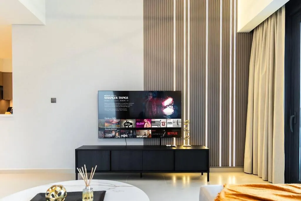 Burj & Fountain Views - Large Apt For 12 Guests! Dubai Apartment